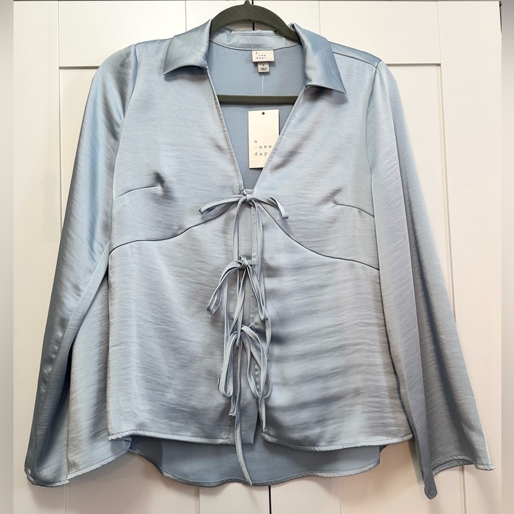 Light Blue Tie-Front Satin Polyester Blouse With Bell Sleeves Sz SM NEW! - Picture 3 of 6